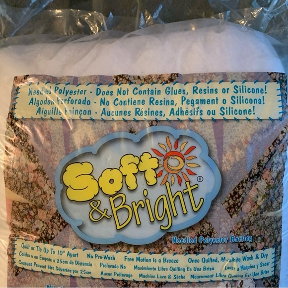 New The Warm Company Soft and Bright polyester batting. Full size. 90” x 96”. - Picture 2 of 8